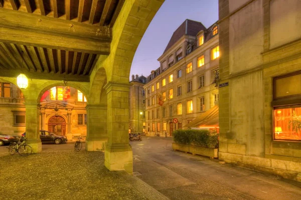 Old city arch and street in Geneva, Switzerland, HDR — Stock Photo, Image