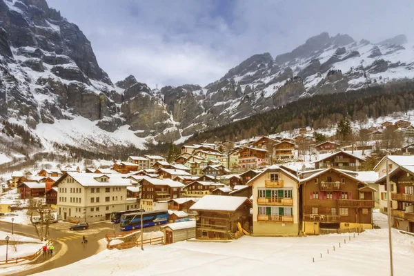 瑞士冬季的Loeche les Bains村 — 图库照片