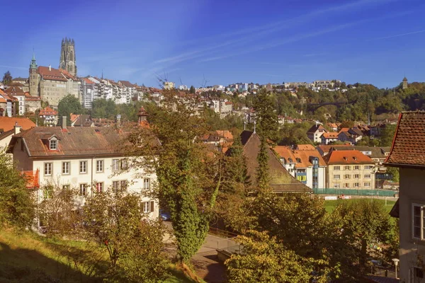 Kathedraal van Sint Nicolaas in Fribourg, Zwitserland — Stockfoto