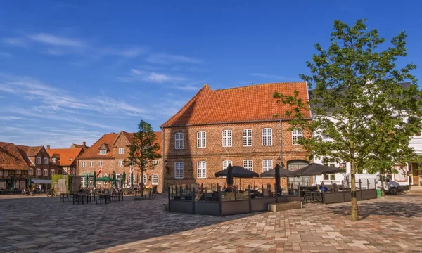 Our Lady Maria Cathedral square cafe restaurant in Ribe, Denmark — Stock Photo, Image