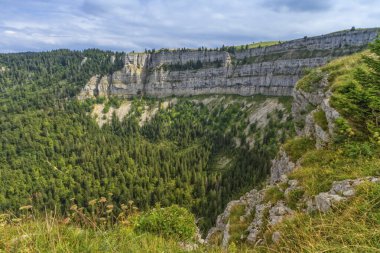 Neuchatel, İsviçre 'deki ünlü uçurum Creux du Van, Hdr.