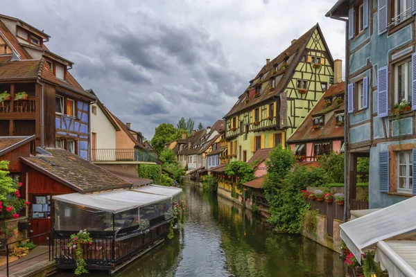 Colmar city, σπίτια και κανάλι, Γαλλία — Φωτογραφία Αρχείου