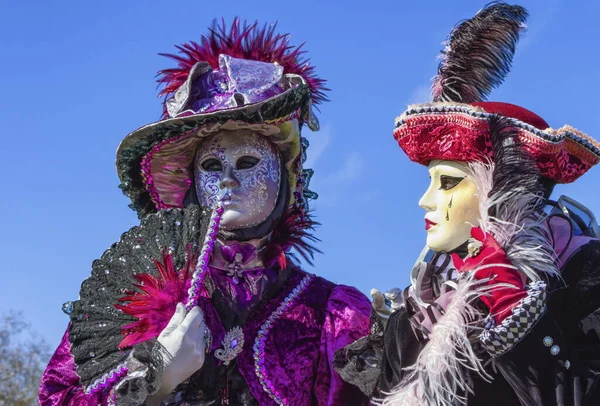 Beautiful costumes and masks at the Venice Carnival in Annecy, France — Stock Photo, Image