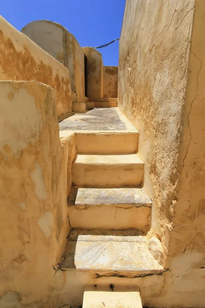 Barevné schody na ostrově Oia, Santorini, Řecko — Stock fotografie