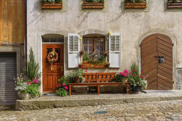 Gruyere Dorf im Kanton Freiburg, Schweiz — Stockfoto