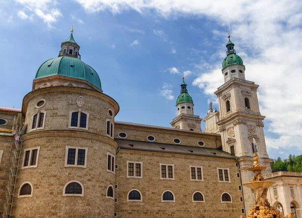 Katedrála ve starém městě Salcburk, Rakousko — Stock fotografie