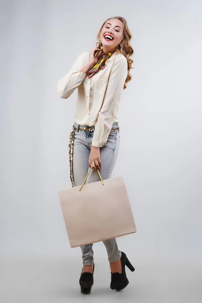 Lány bevásárló táskák Jogdíjmentes Stock Képek
