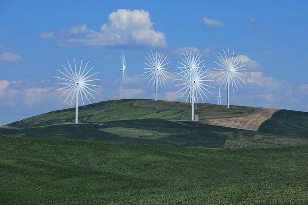 Множественные ветряные турбины в Палузе, Вашингтон Время истекло для веселья — стоковое фото