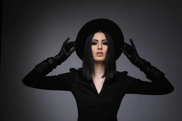 Beautiful High Fashion Model Wearing Black Hte and Leather Glove — Stock Photo, Image