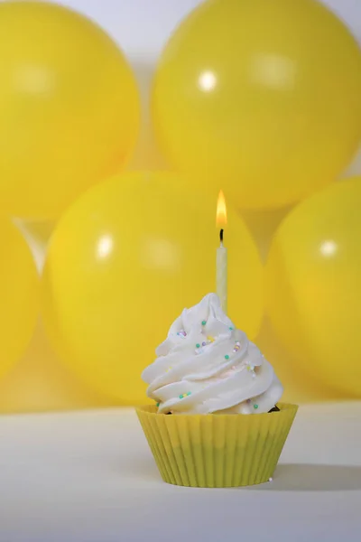 Χαρούμενα Γενέθλια Cupcakes Κεριά — Φωτογραφία Αρχείου