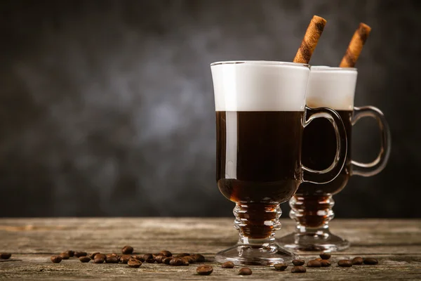 Bicchiere di caffè irlandese — Foto Stock