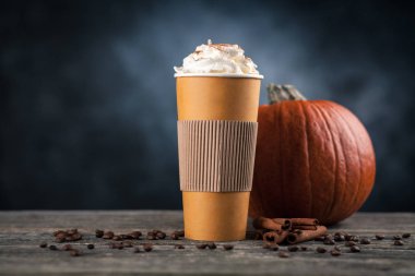 Kağıt bardak kabak spice latte