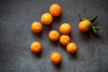 yaprakları taze mandalina