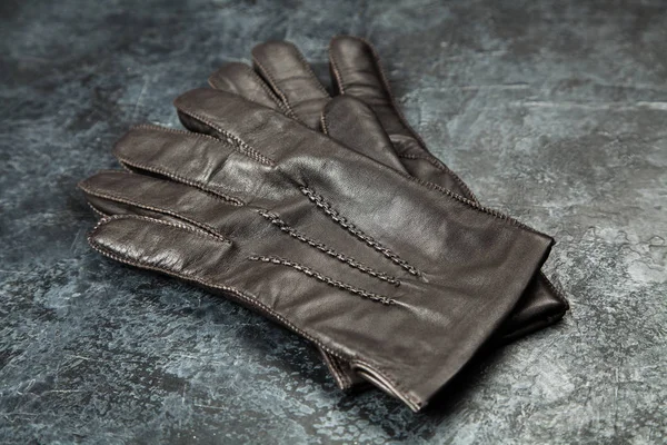 Dva páry kožených rukavic — Stock fotografie