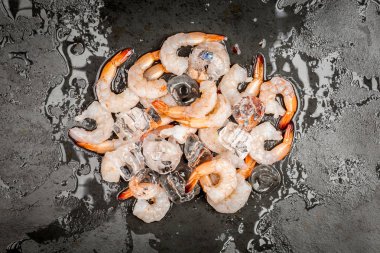 buz üzerinde karides