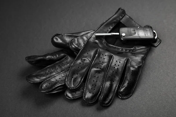 Clés de voiture et gants de conduite — Photo