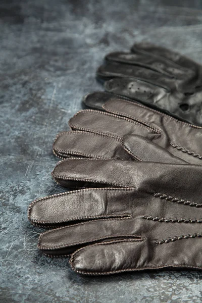 Дві пари шкіряних рукавичок — стокове фото