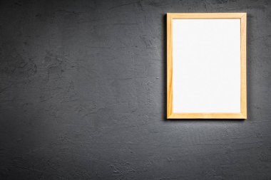 Resim çerçevesi koyu arka plan üzerinde