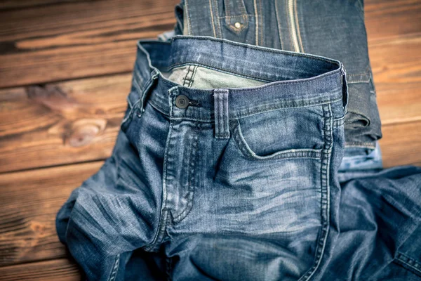 Högen av jeans — Stockfoto