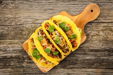 sığır eti ile Meksika tacos