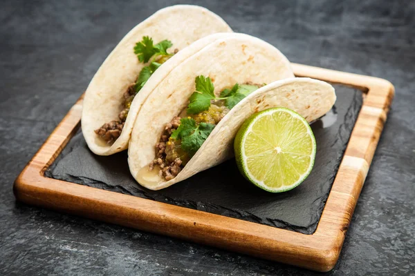 Tacos mexicanos con carne — Foto de Stock