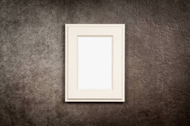 Resim çerçevesi koyu arka plan üzerinde