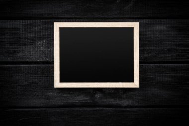 Resim çerçevesi gri bir duvar üzerinde