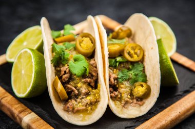 sığır eti ile Meksika tacos