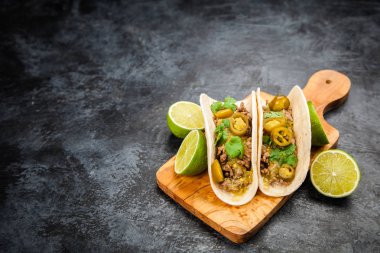 sığır eti ile Meksika tacos