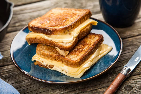 Grilled cheese sandwich — Stock Photo, Image