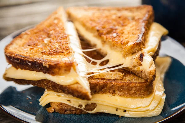 구운된 치즈 샌드위치 — 스톡 사진