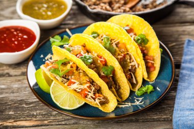 sığır eti ile Meksika tacos