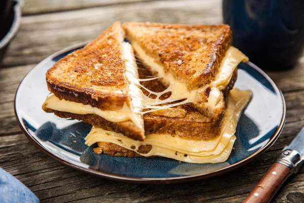 Grilled cheese sandwich — Stock Photo, Image