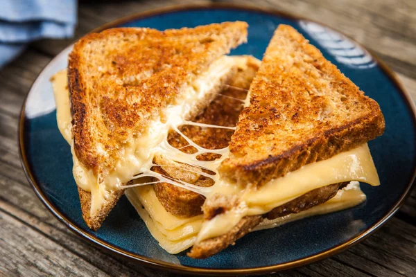 Grilled cheese sandwich — Stock Photo, Image