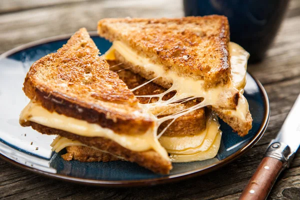 Gegrilde kaas sandwich — Stockfoto