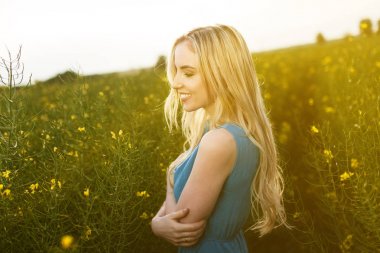 Genç güzel kadın alanları