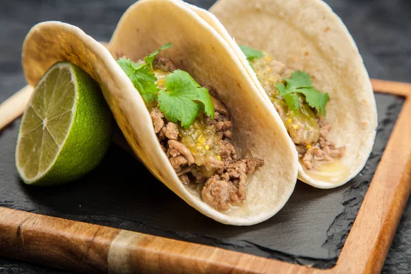 Tacos mexicanos com carne — Fotografia de Stock