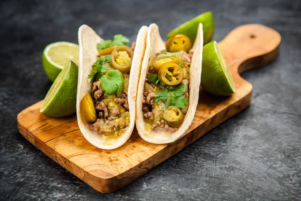 sığır eti ile Meksika tacos