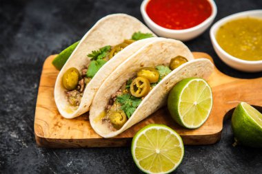 sığır eti ile Meksika tacos