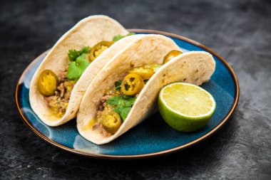 sığır eti ile Meksika tacos