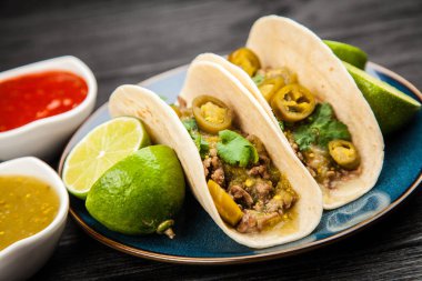 sığır eti ile Meksika tacos