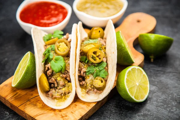 Tacos mexicanos con carne — Foto de Stock