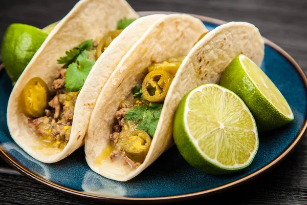 Tacos mexicanos con carne —  Fotos de Stock