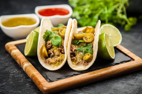 Tacos mexicanos com carne — Fotografia de Stock