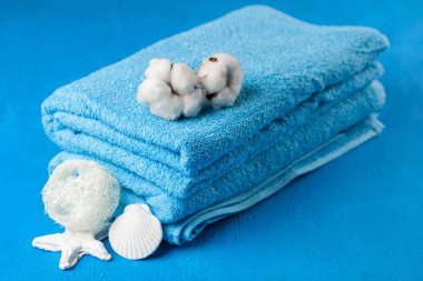 Yumuşak mavi havlu