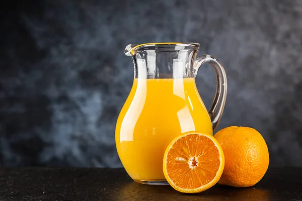 Яр апельсинового соку — стокове фото