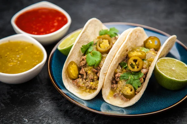 Tacos mexicanos con carne — Foto de Stock