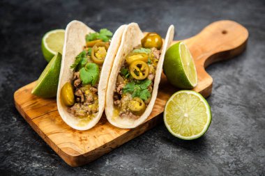 sığır eti ile Meksika tacos