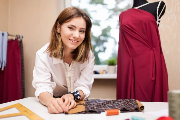 Moda Tasarımcısı stüdyo