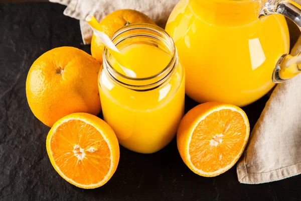Яр апельсинового соку — стокове фото
